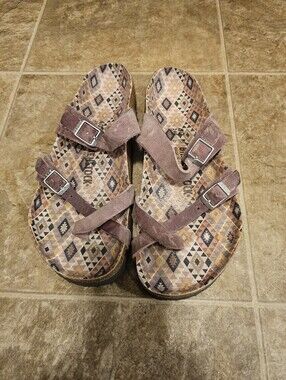 Birkenstone Sandals For Women Size 9